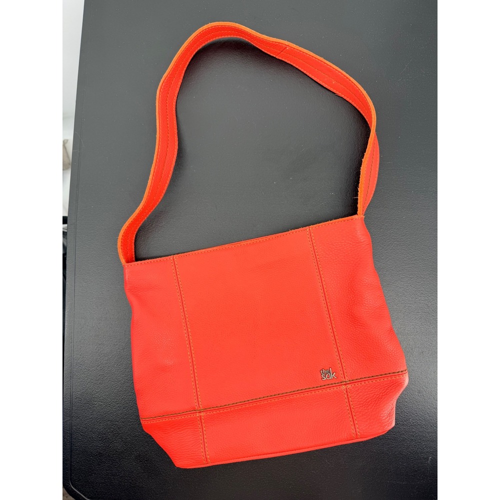 The Sak Orange Shoulder Bag Medium EUC Leather Boho Casual Pebble Bag
